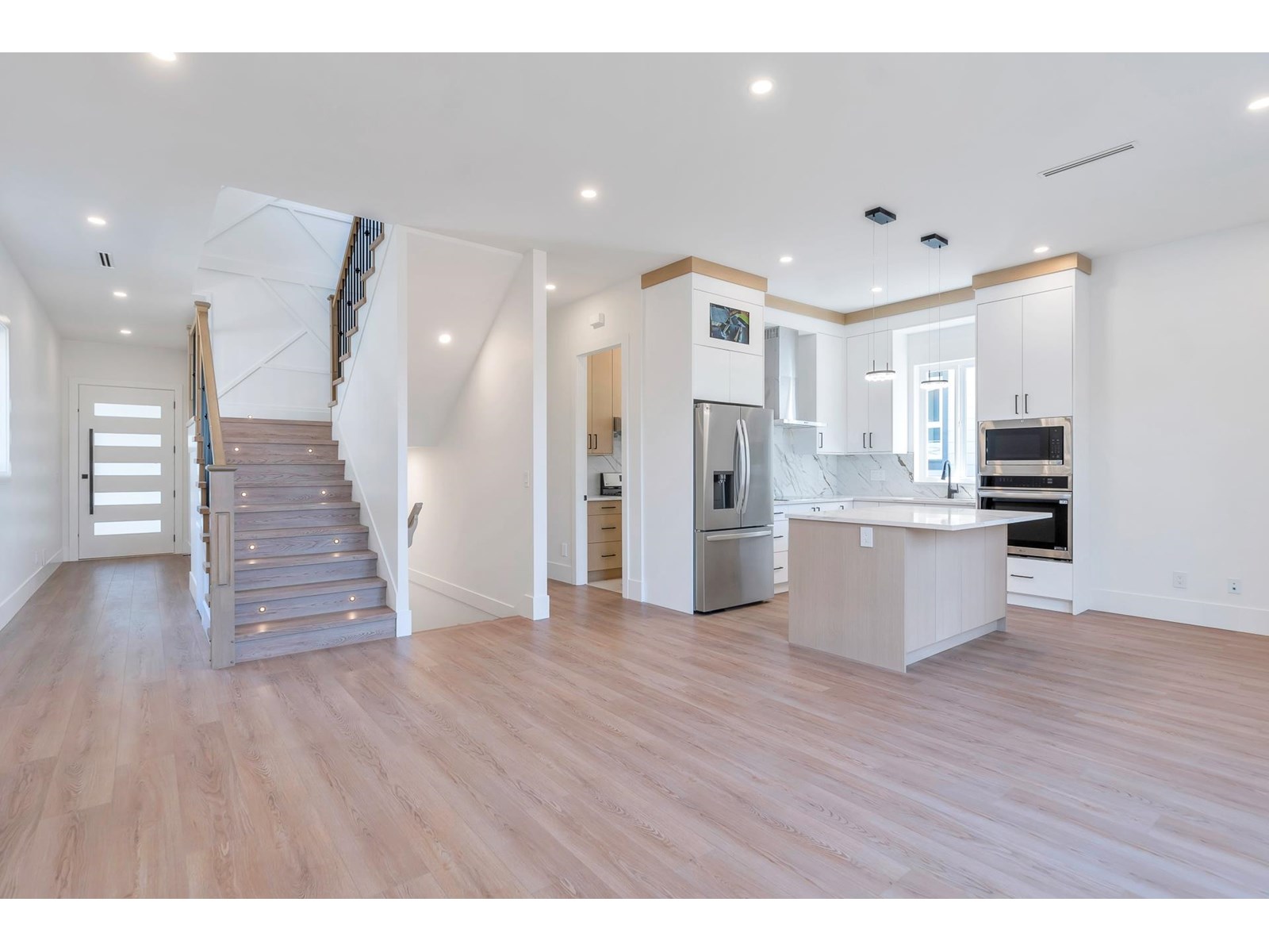 Photo 4 of 11733 85 A Avenue, Delta BC