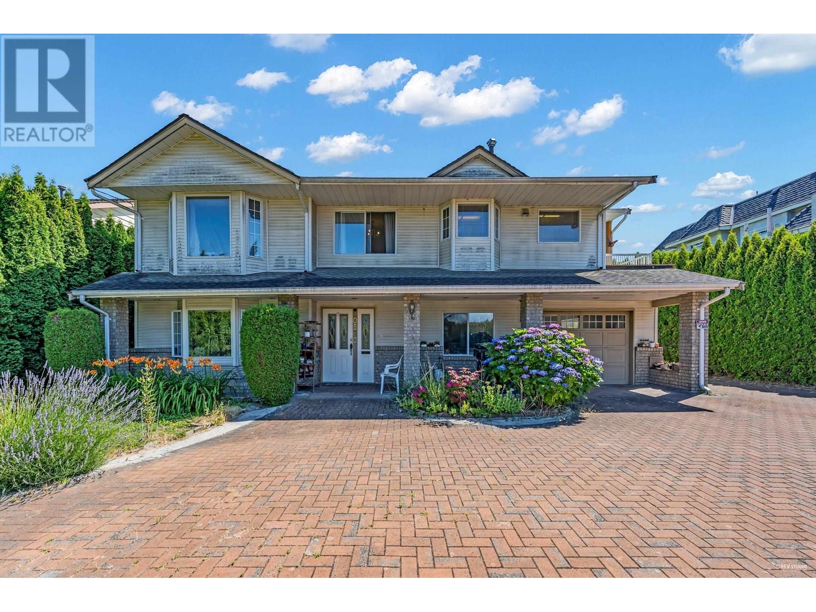 Photo 5 of 10560 Granville Avenue, Richmond BC