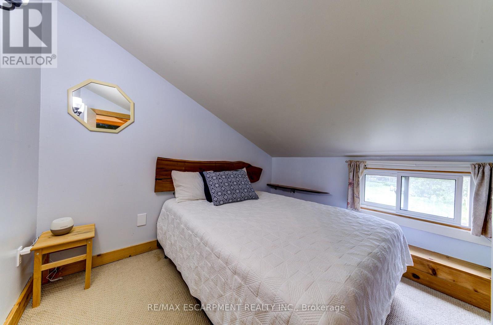 Photo 46 of 109 Hope Street, Blue Mountains ON