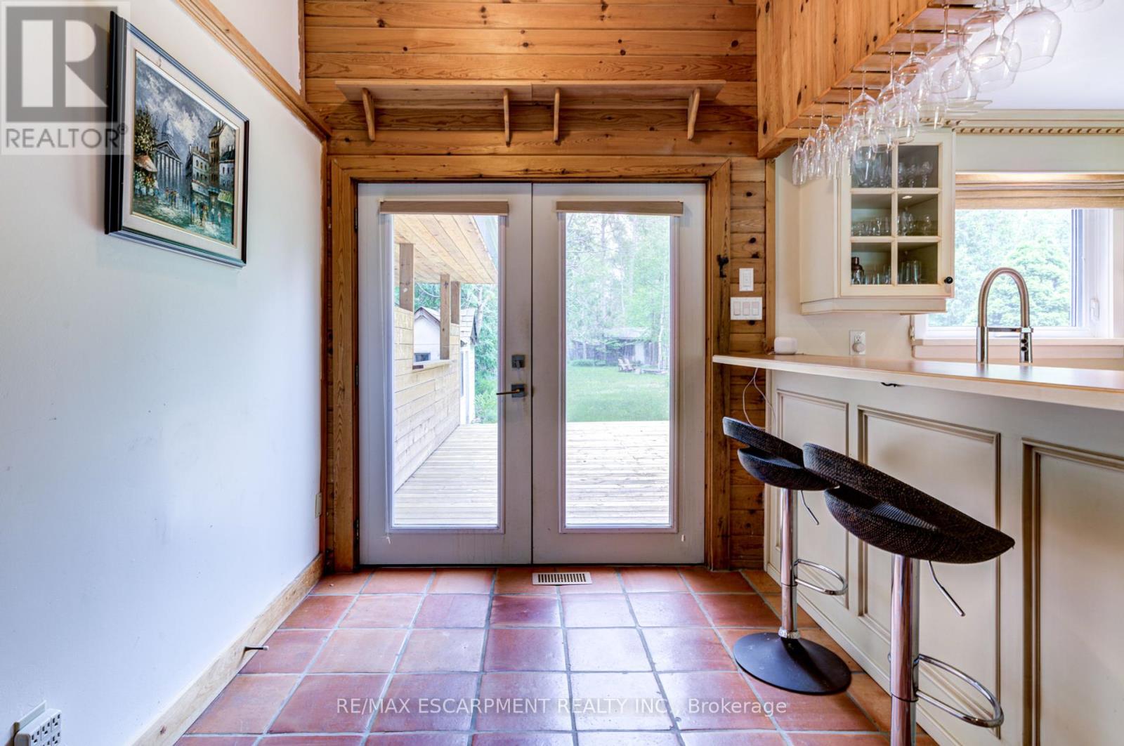 Photo 3 of 109 Hope Street, Blue Mountains ON