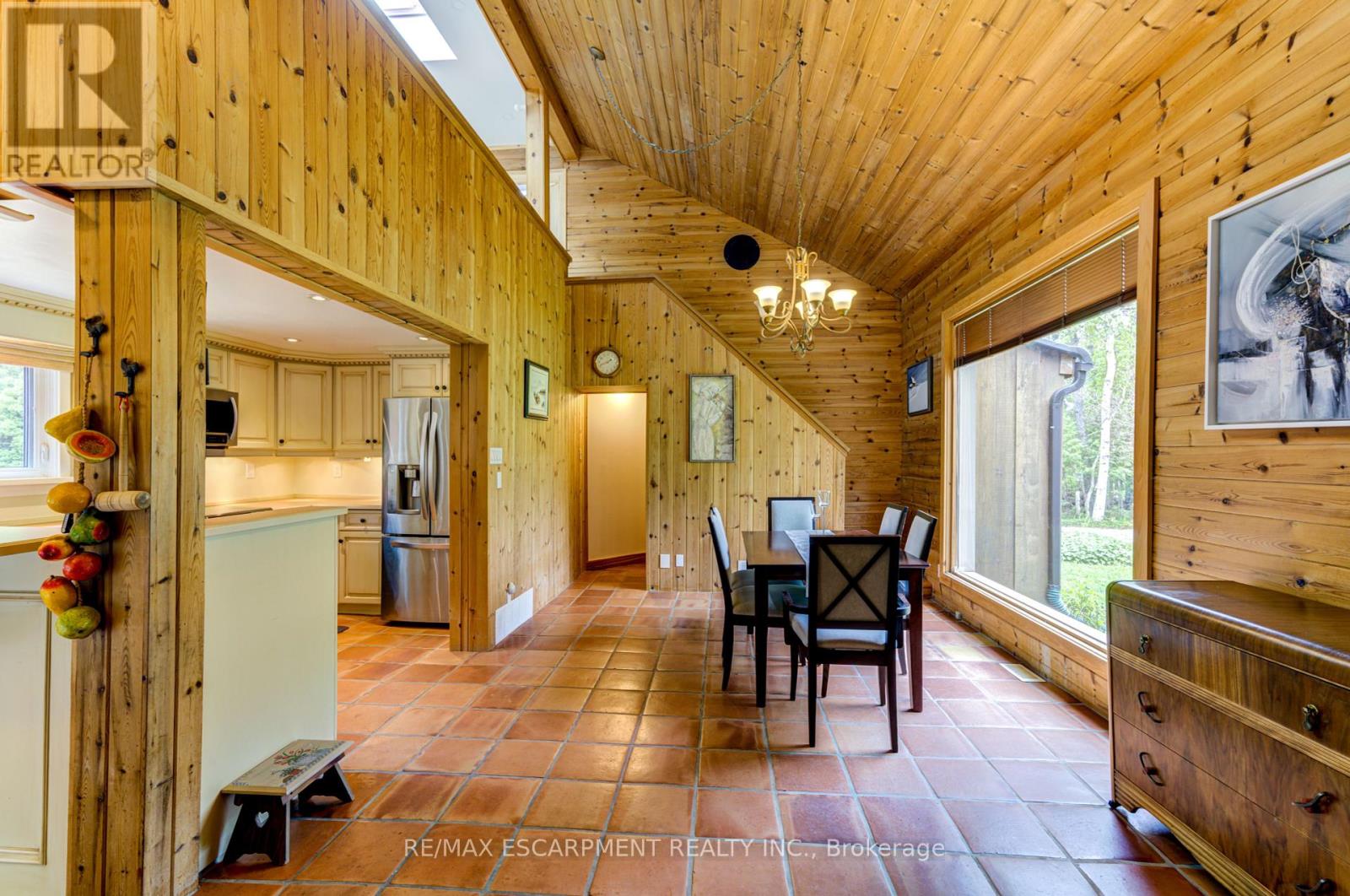 Photo 43 of 109 Hope Street, Blue Mountains ON