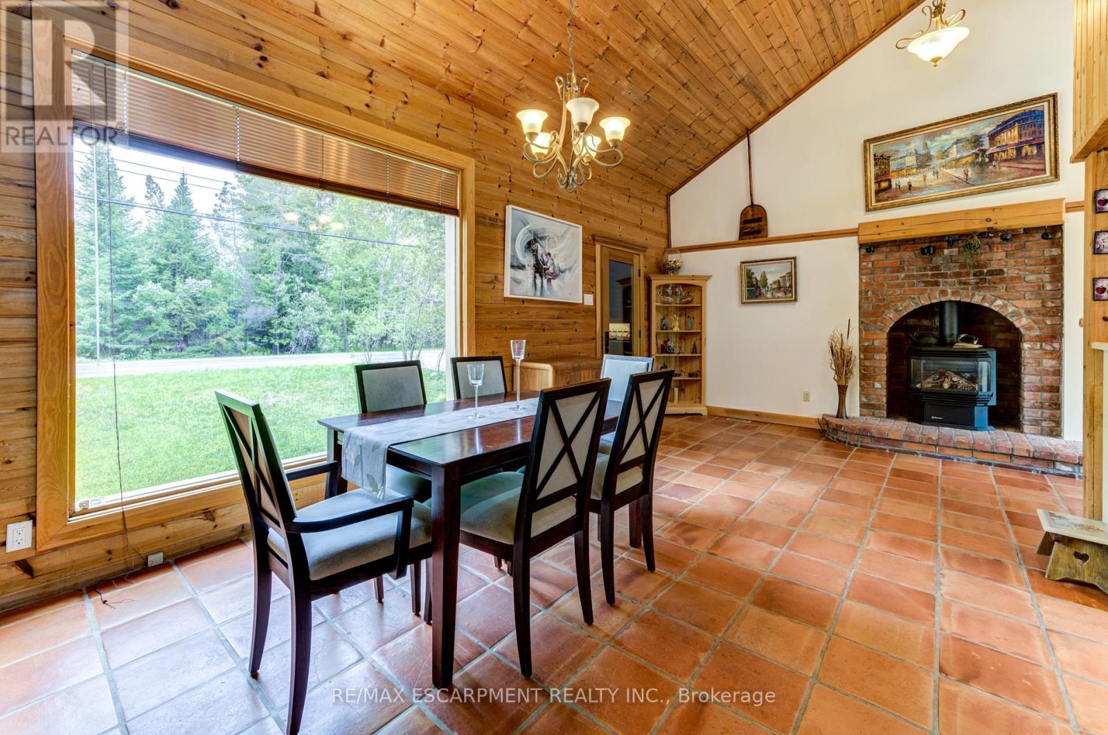 Photo 48 of 109 Hope Street, Blue Mountains ON