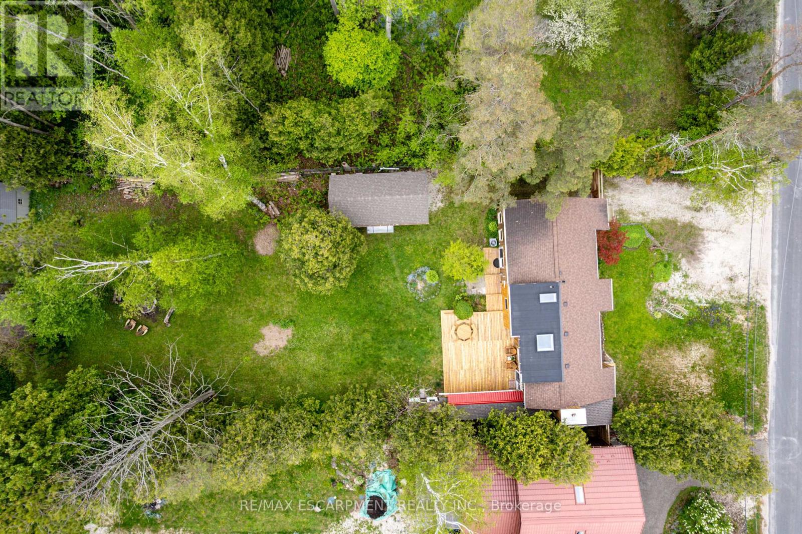 Photo 37 of 109 Hope Street, Blue Mountains ON