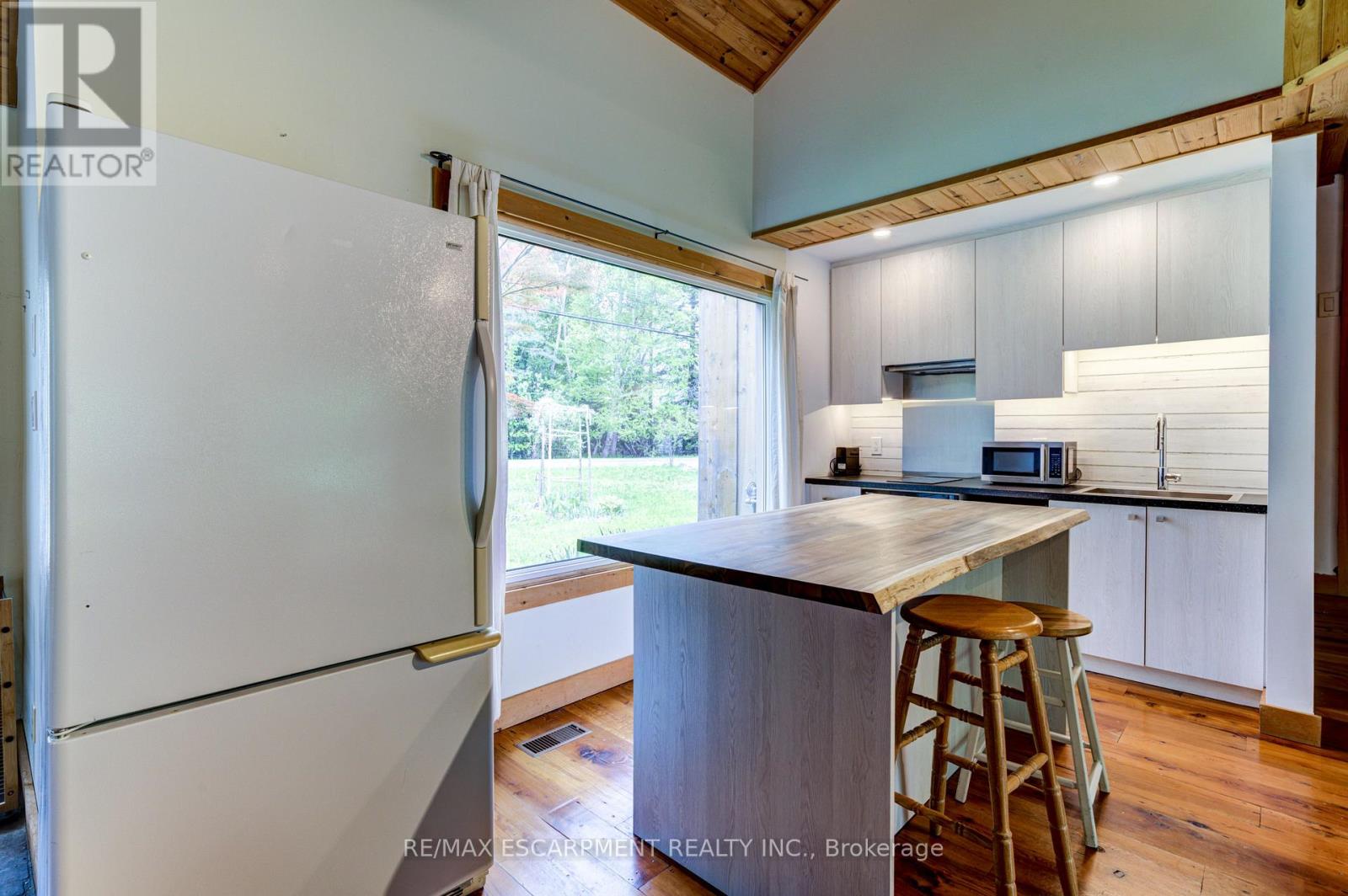 Photo 41 of 109 Hope Street, Blue Mountains ON