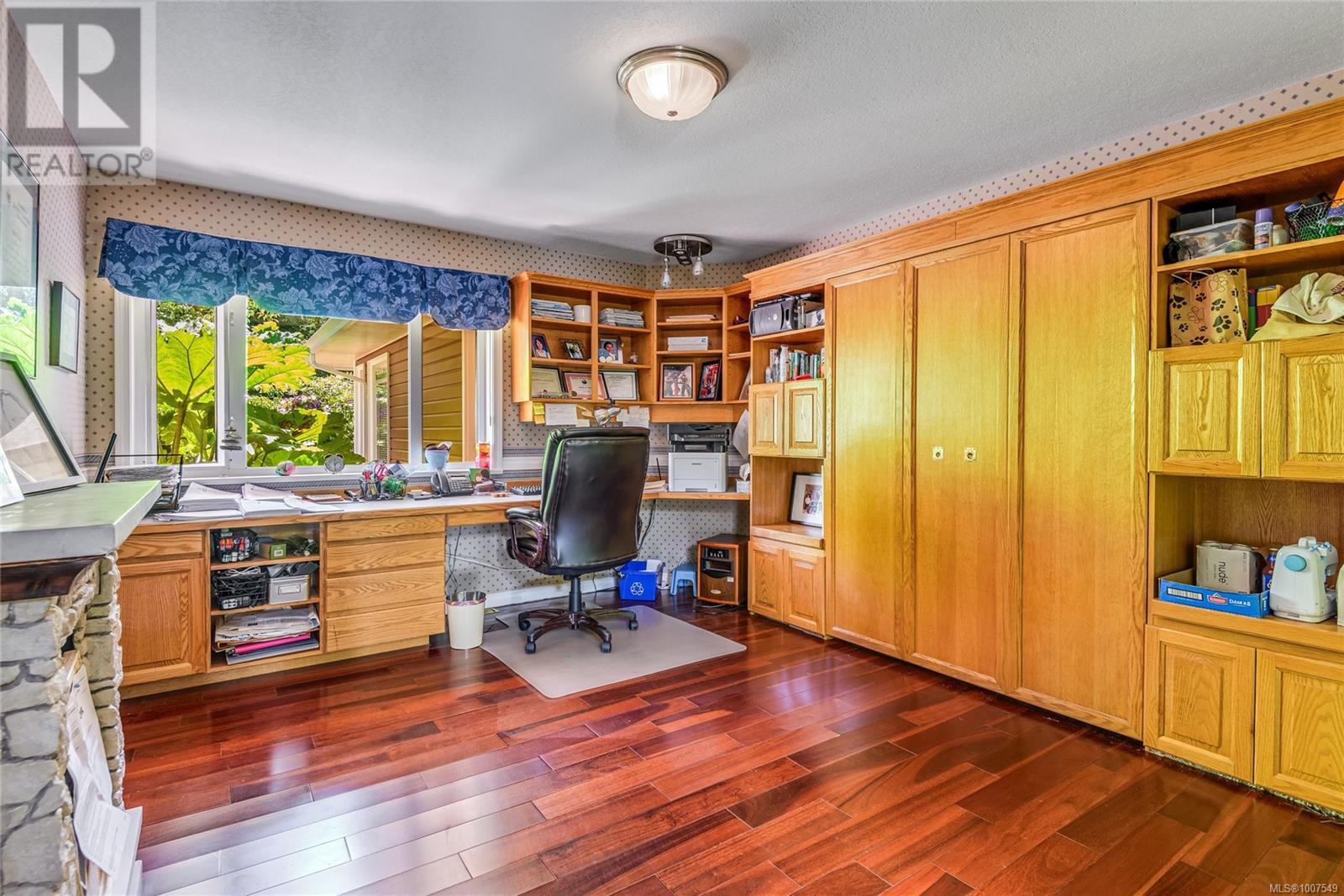 1185 Merecroft Rd, Campbell River