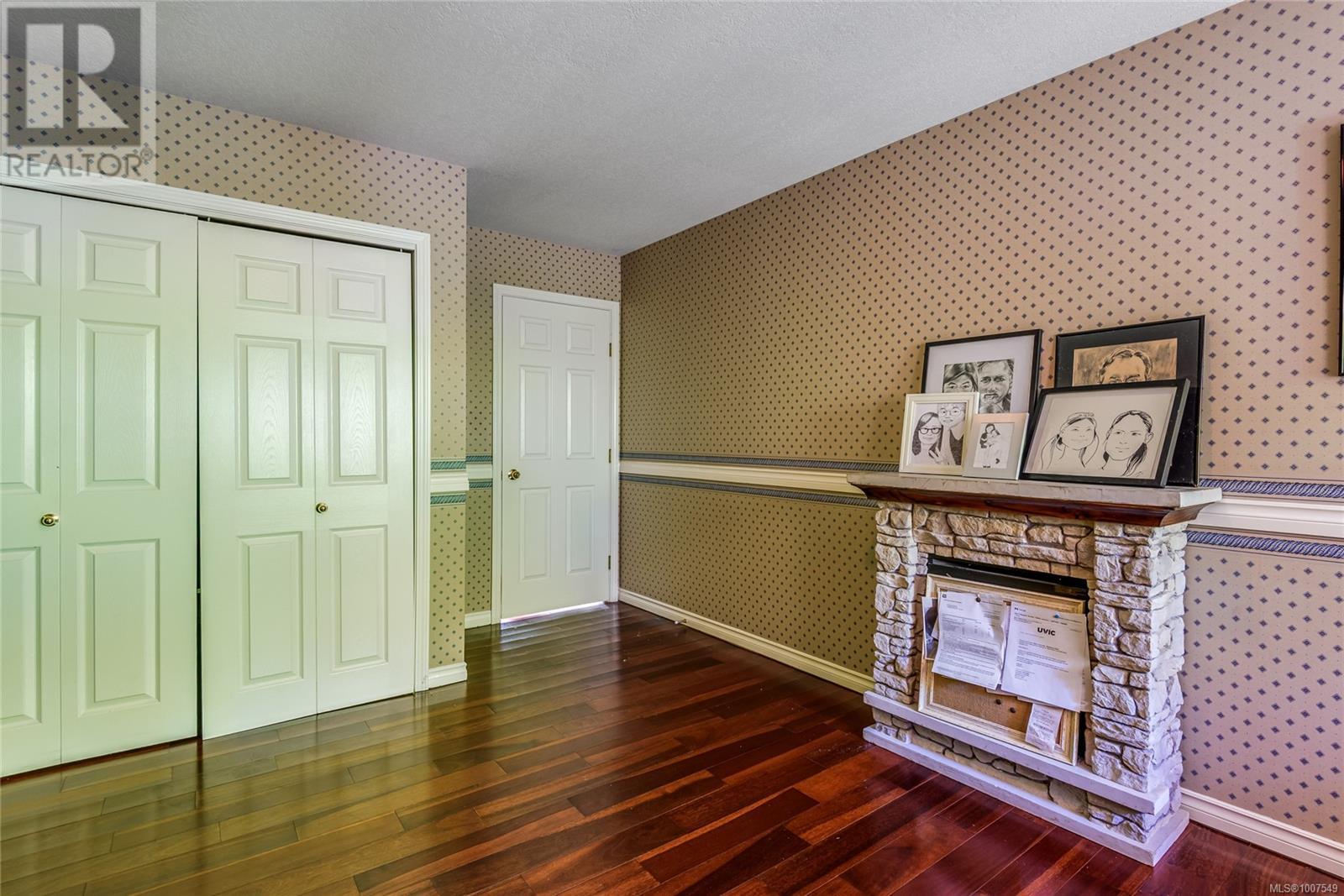 1185 Merecroft Rd, Campbell River