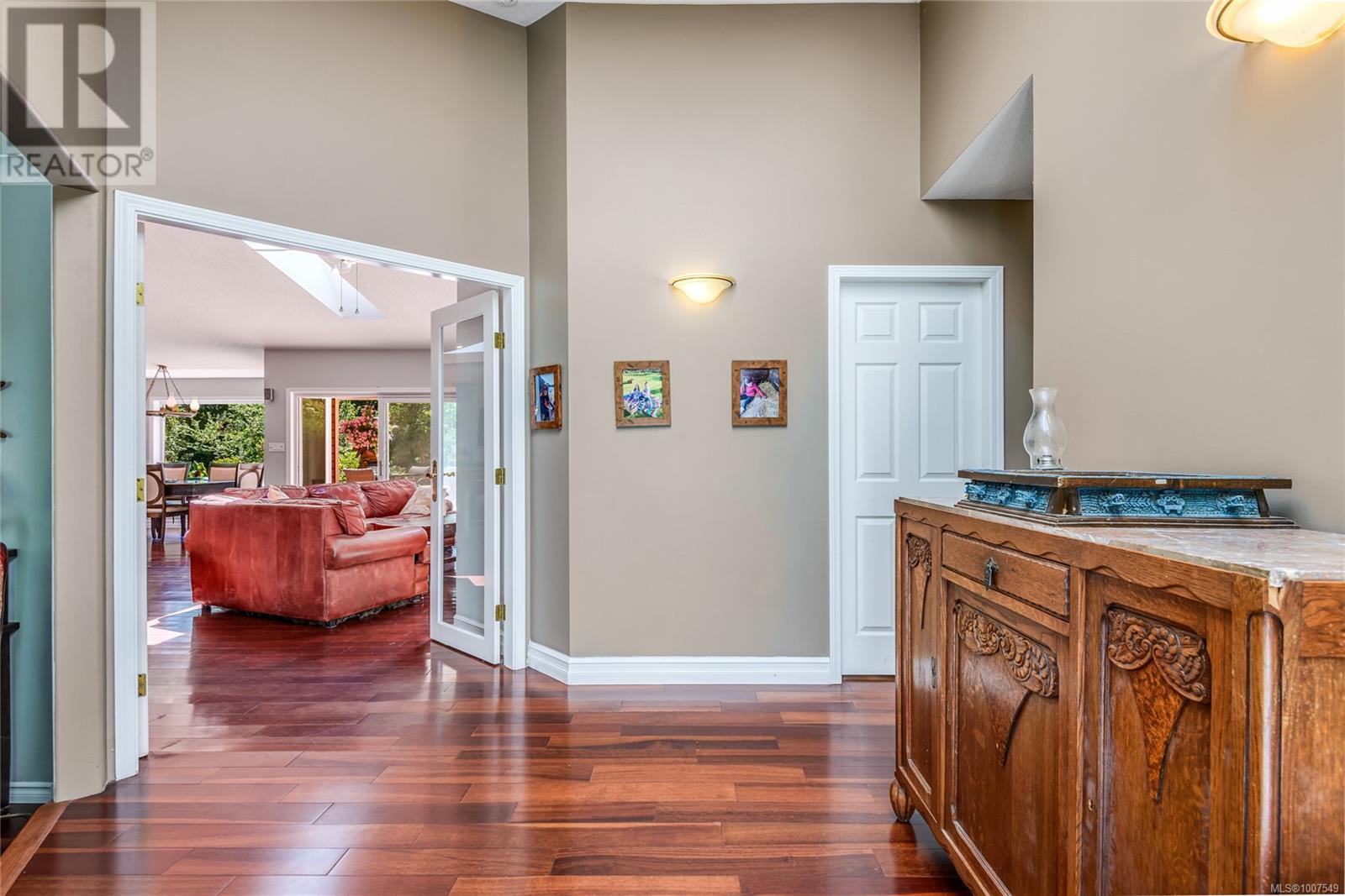 1185 Merecroft Rd, Campbell River