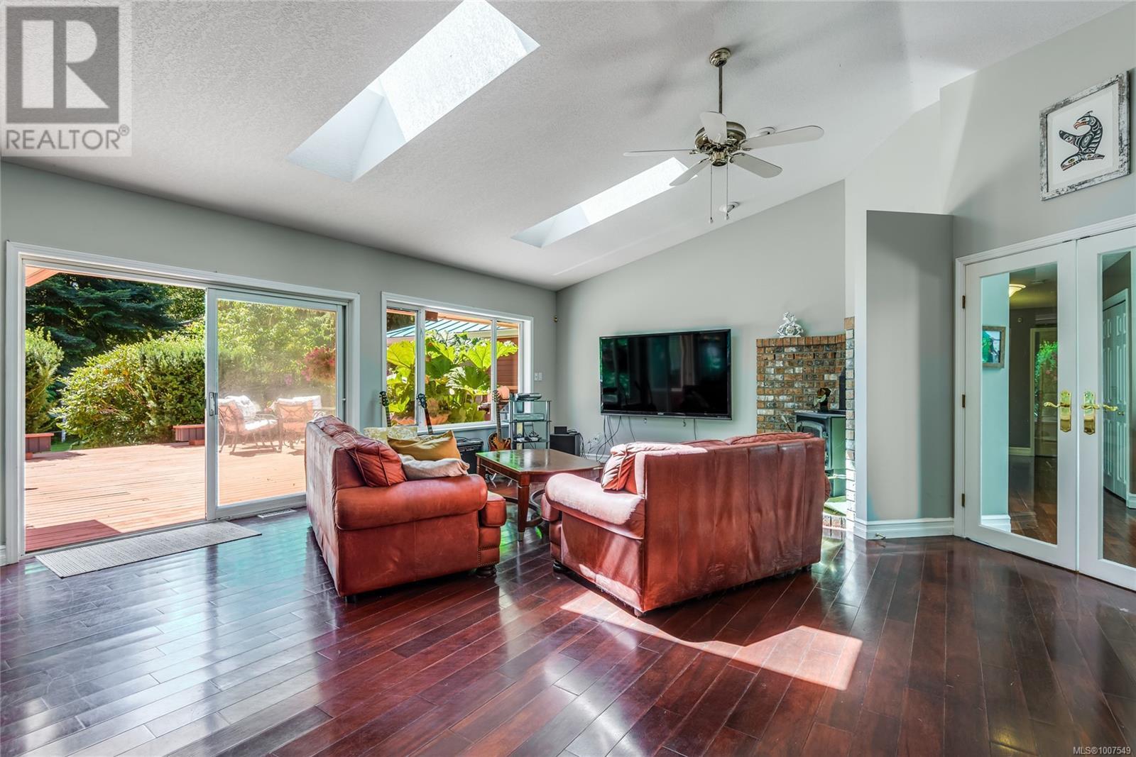 1185 Merecroft Rd, Campbell River