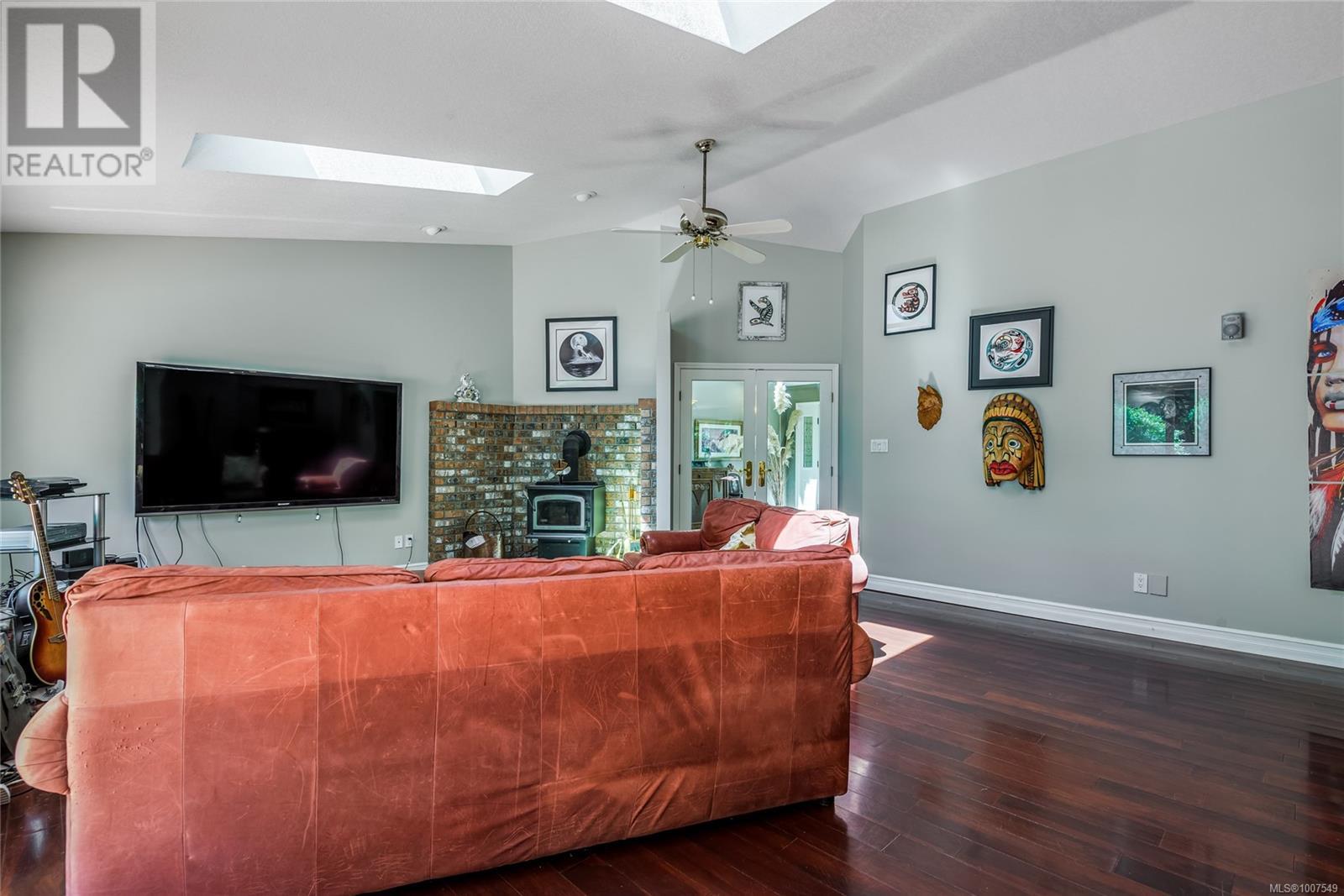 1185 Merecroft Rd, Campbell River