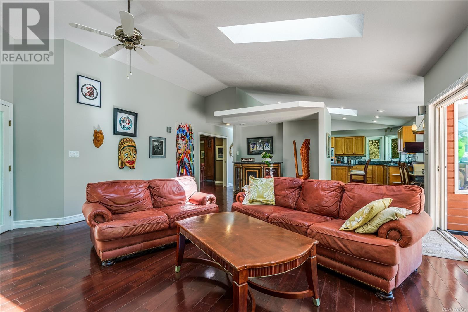 1185 Merecroft Rd, Campbell River