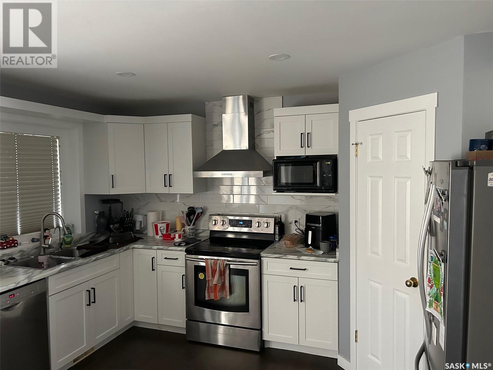 Photo 2 of 3827 Britannia Place E, Regina SK