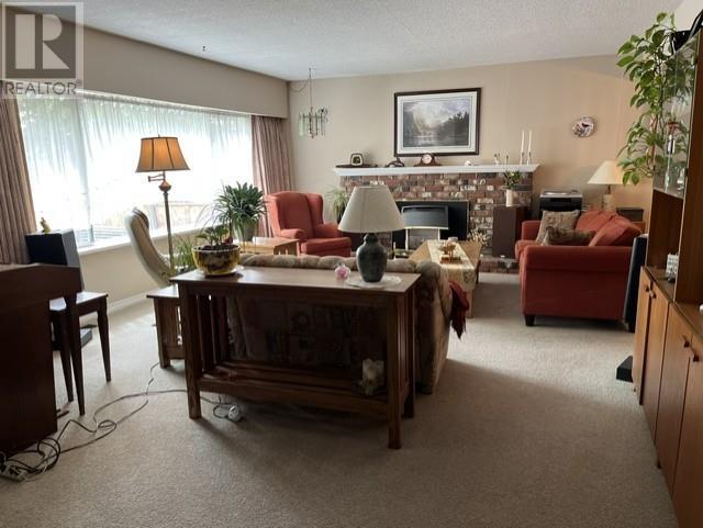 Photo 6 of 7571 Petts Road, Richmond BC