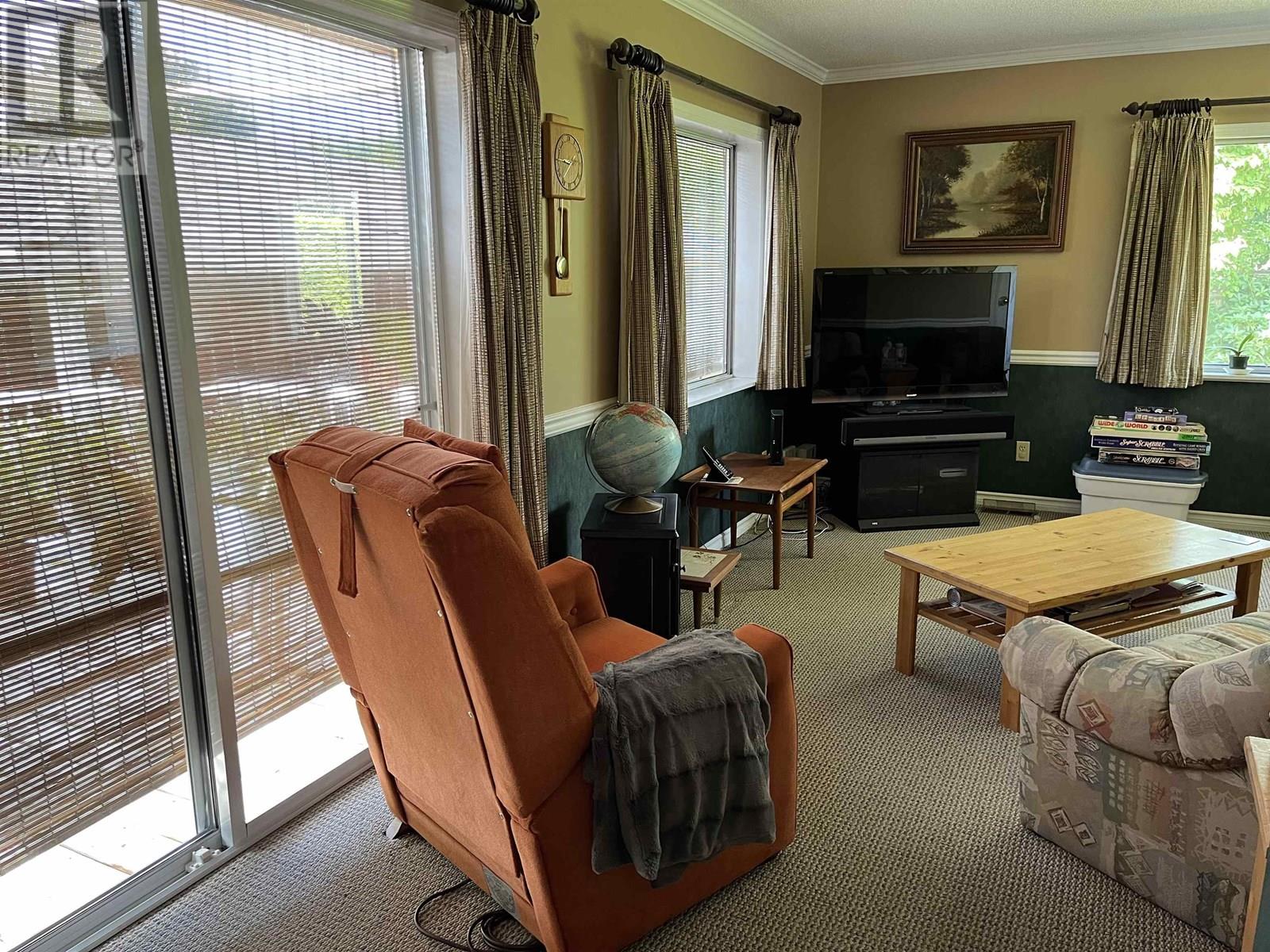 Photo 9 of 7571 Petts Road, Richmond BC