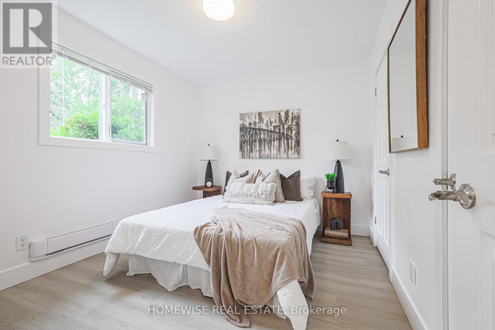 Photo 16 of 128 Moores Beach Road, Georgina ON