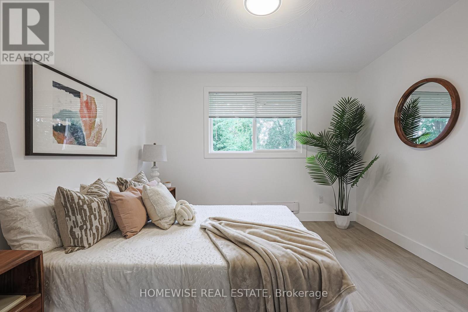 Photo 5 of 128 Moores Beach Road, Georgina ON