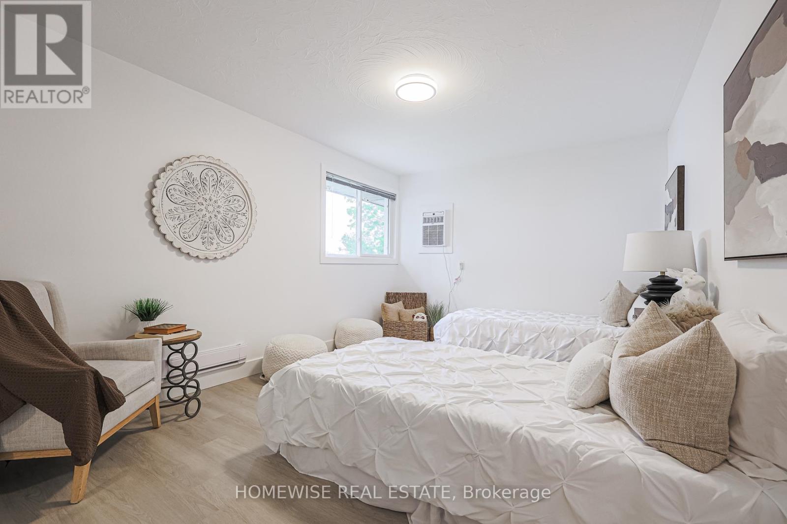 Photo 23 of 128 Moores Beach Road, Georgina ON