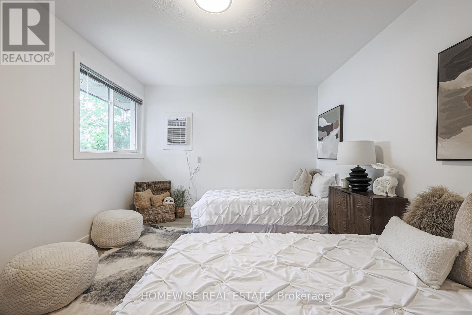 Photo 7 of 128 Moores Beach Road, Georgina ON