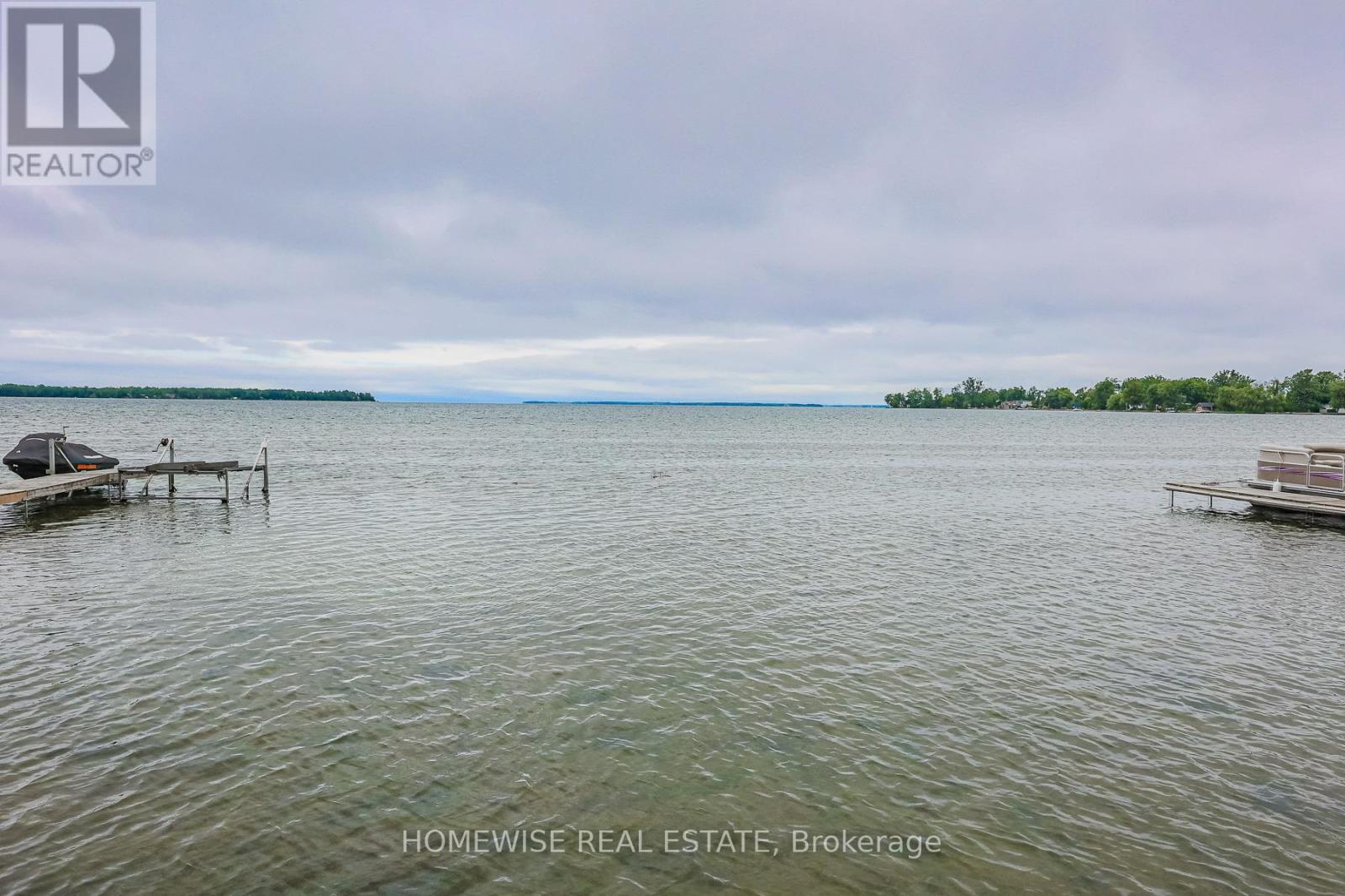 Photo 10 of 128 Moores Beach Road, Georgina ON