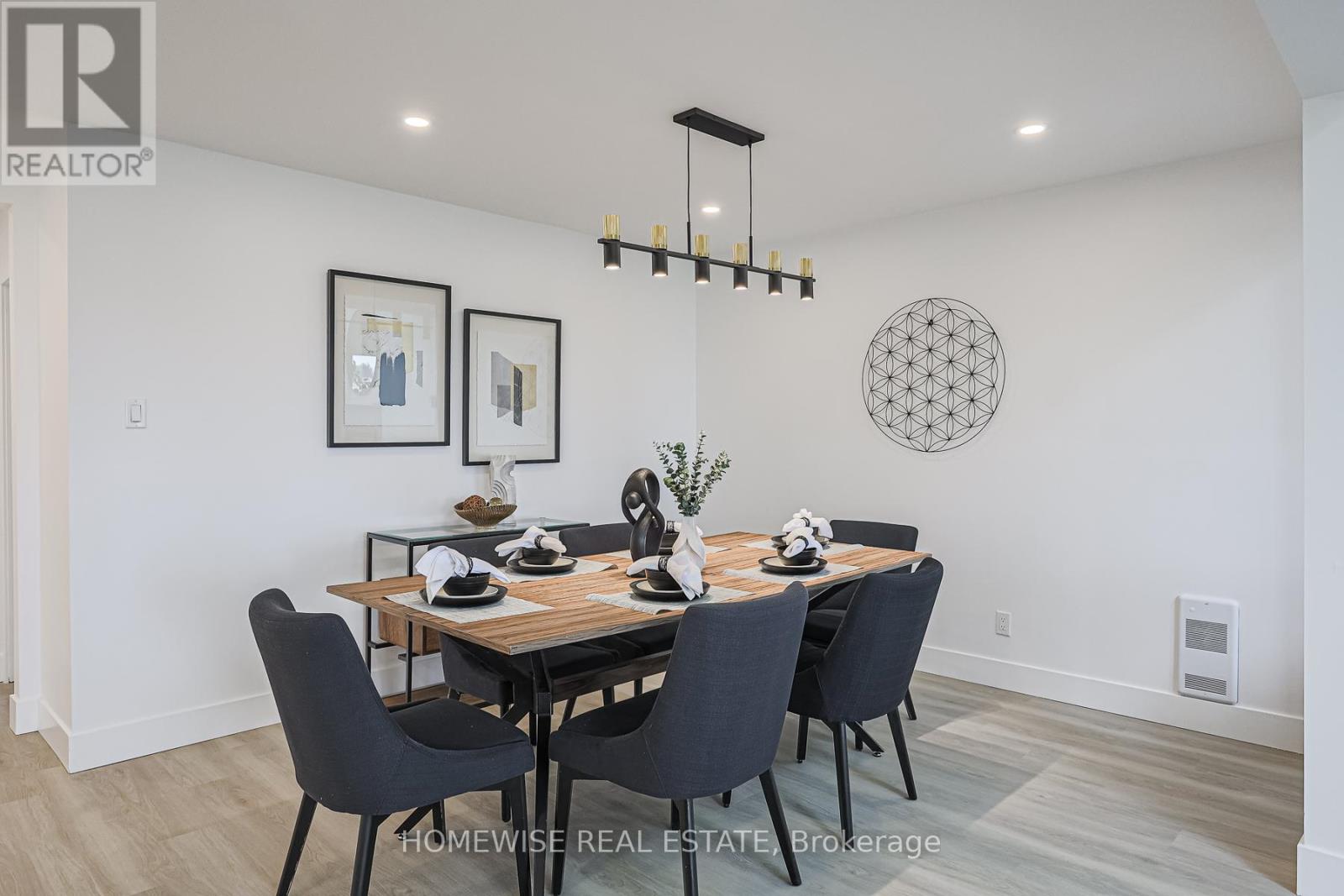 Photo 25 of 128 Moores Beach Road, Georgina ON