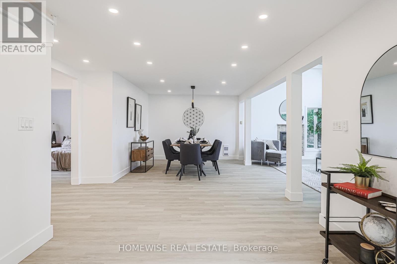 Photo 20 of 128 Moores Beach Road, Georgina ON