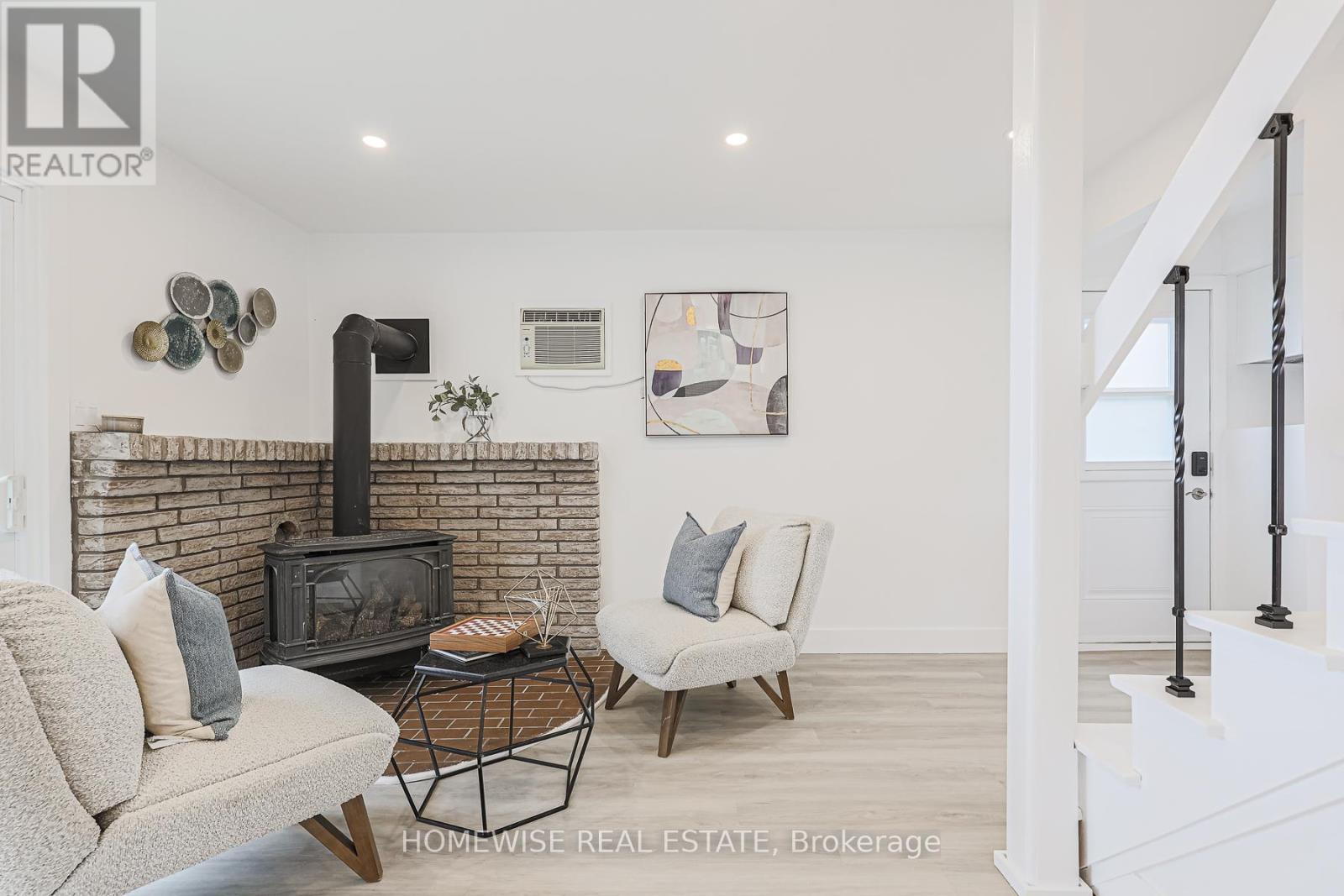 Photo 12 of 128 Moores Beach Road, Georgina ON