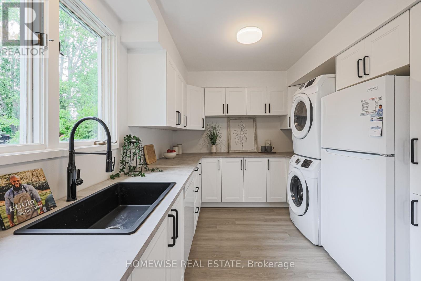Photo 18 of 128 Moores Beach Road, Georgina ON