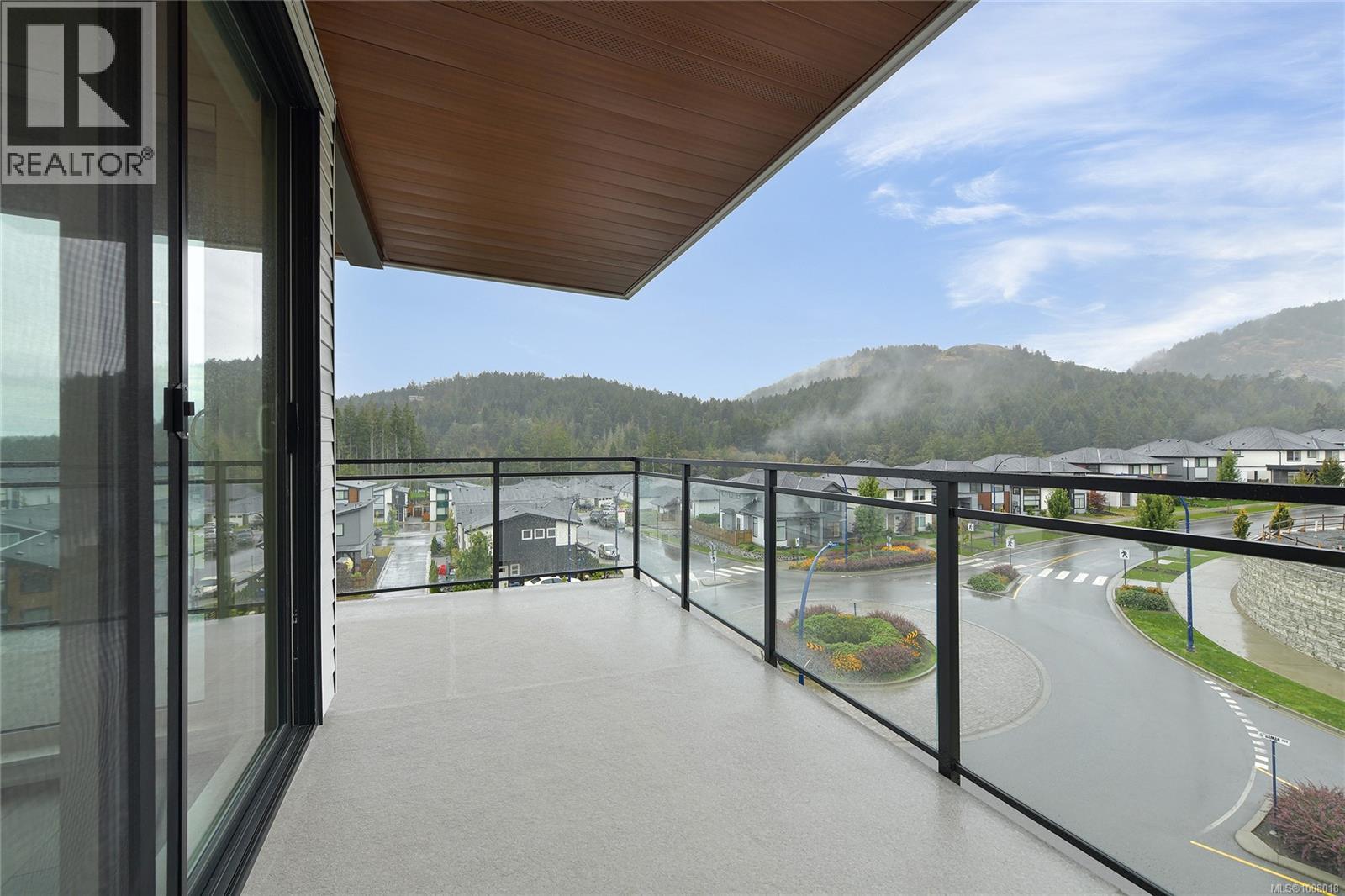 Photo 14 of 302 1110 Samar Cres, Langford BC