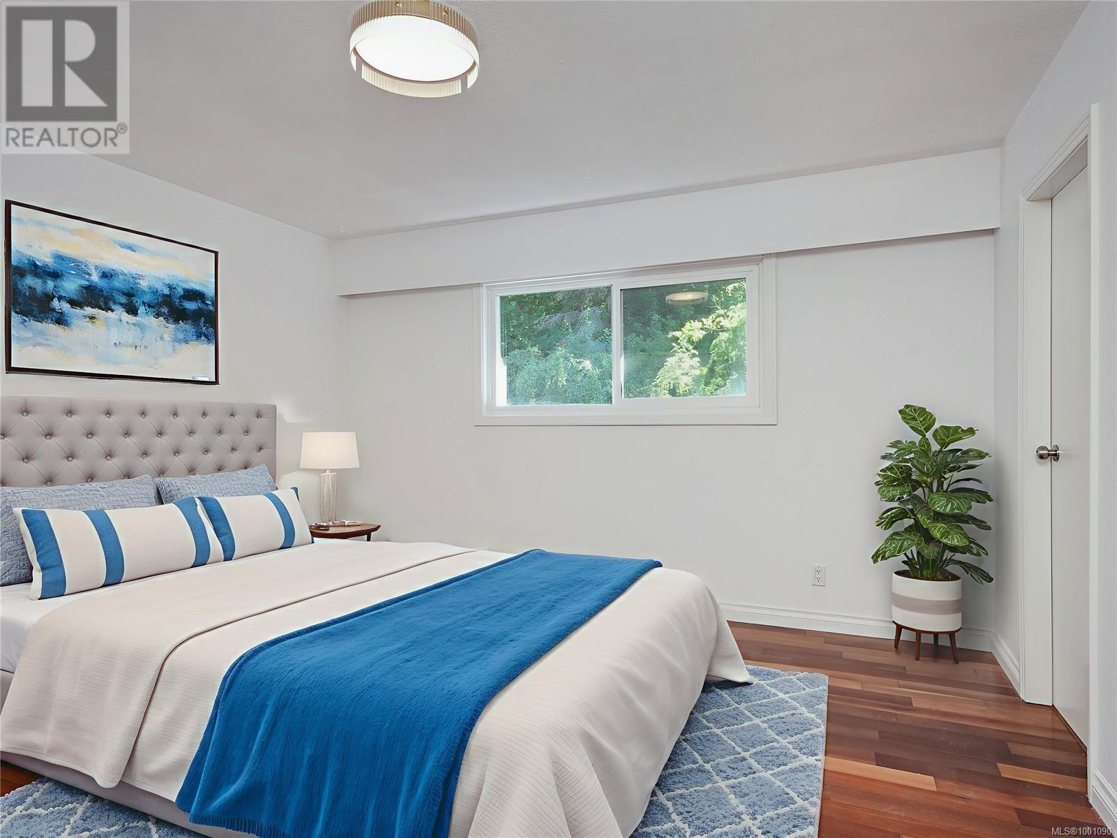 Photo 12 of 4429 Fieldmont Crt, Saanich BC