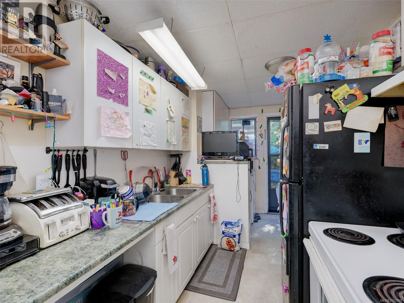 Photo 22 of 4429 Fieldmont Crt, Saanich BC