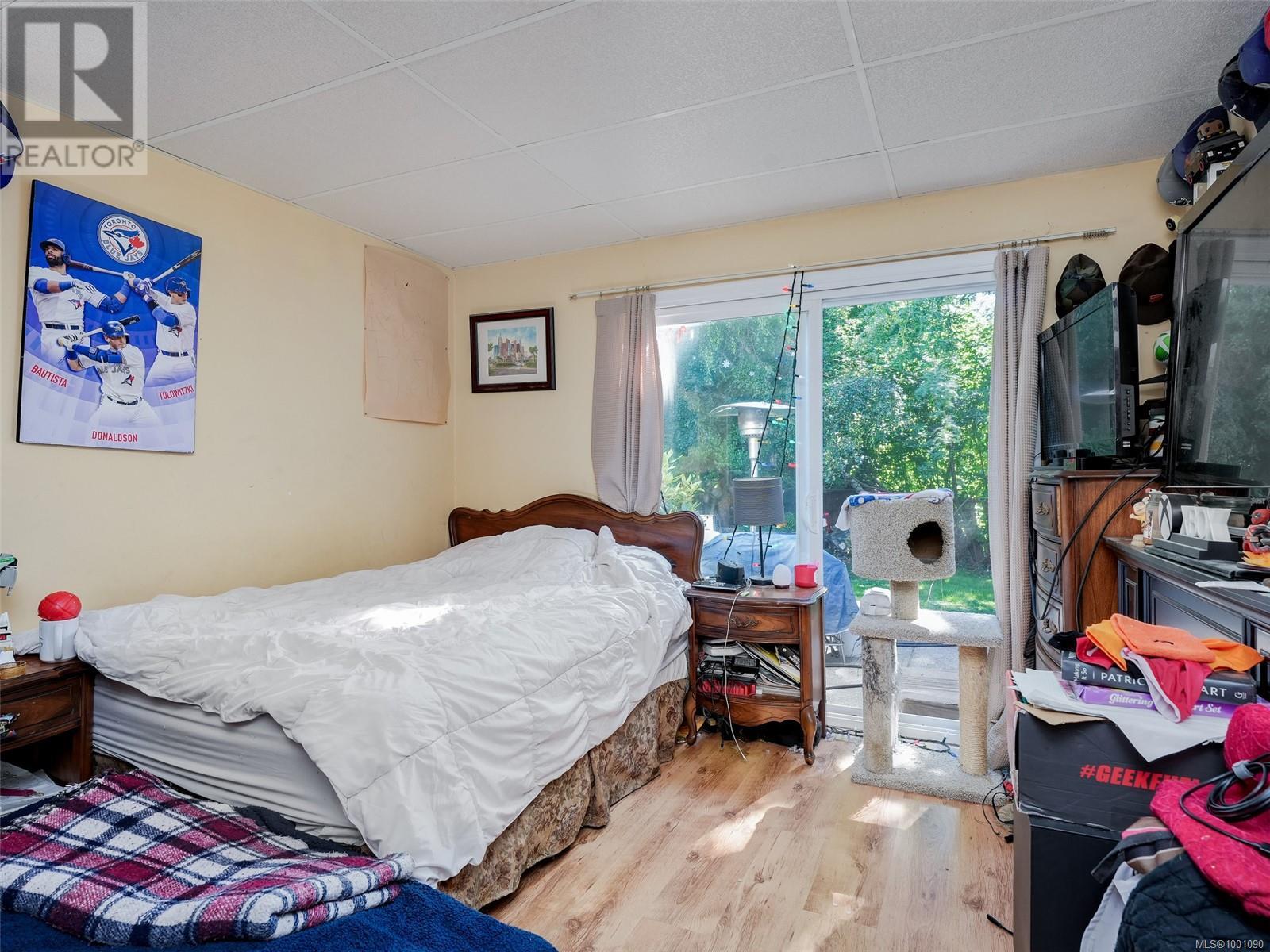Photo 23 of 4429 Fieldmont Crt, Saanich BC