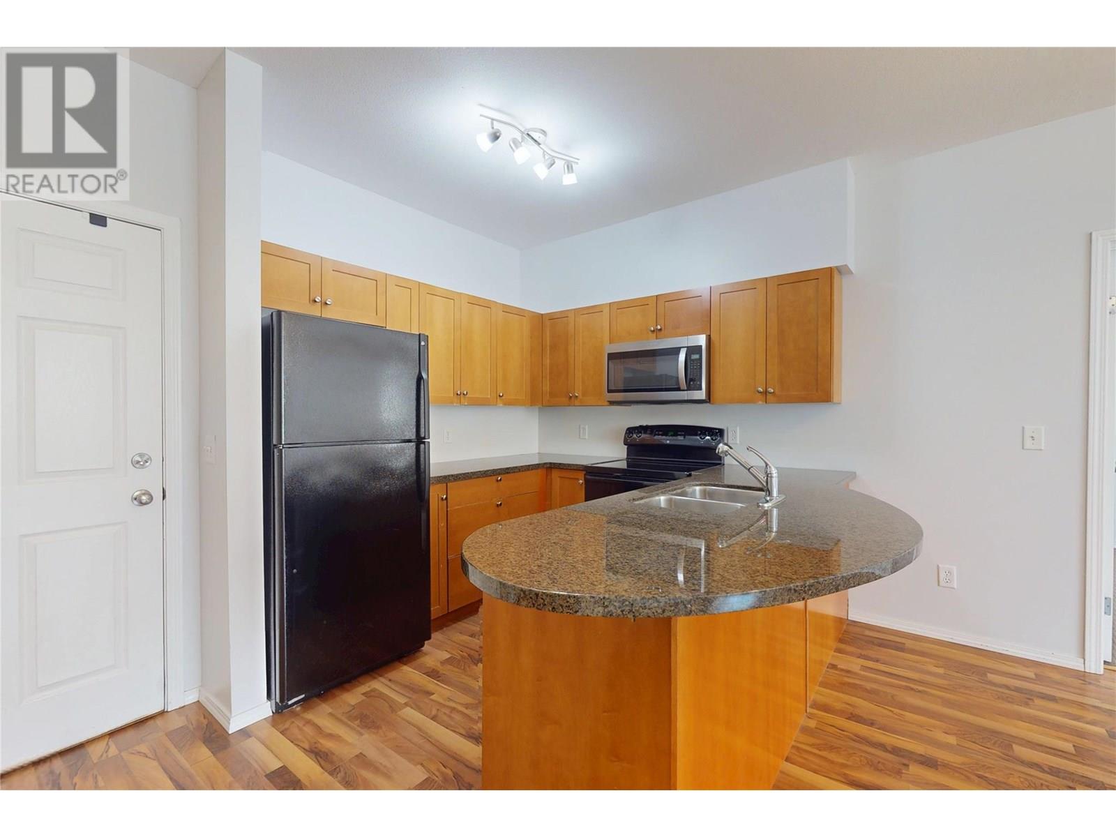 2219 1873 Country Club Drive, Kelowna