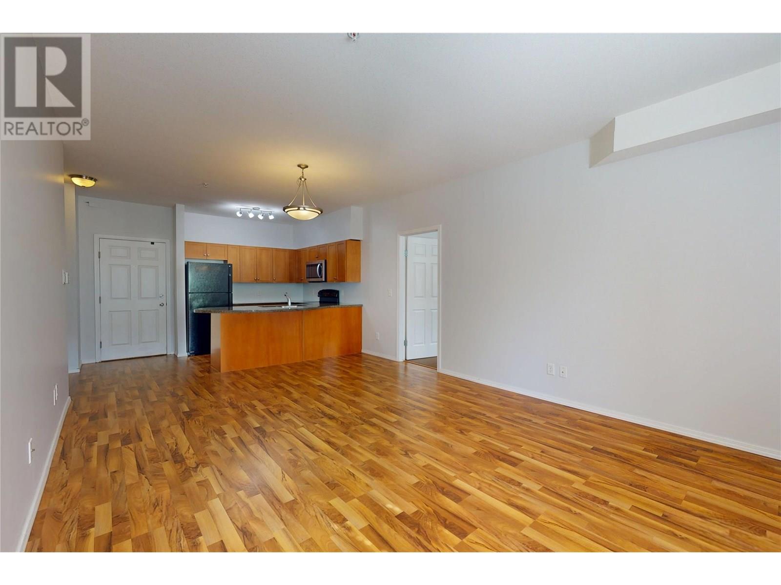 2219 1873 Country Club Drive, Kelowna