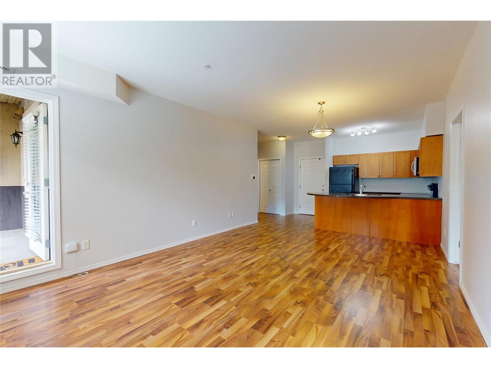 2219 1873 Country Club Drive, Kelowna