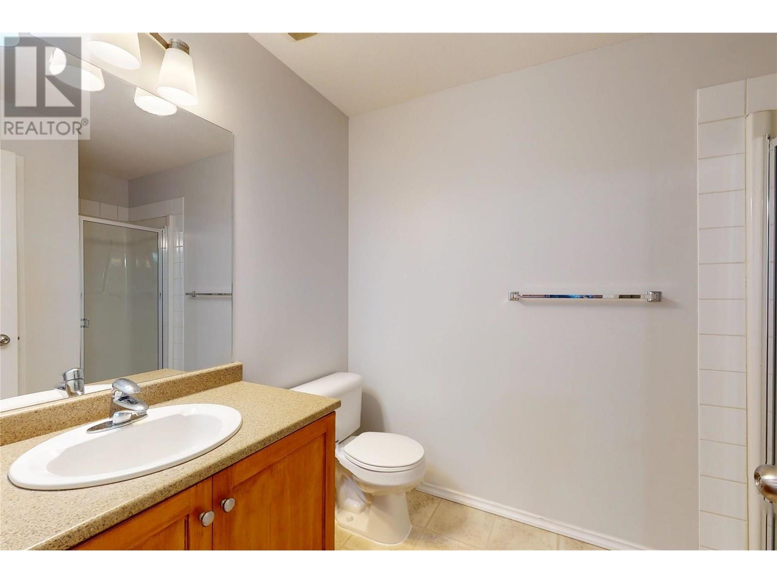 2219 1873 Country Club Drive, Kelowna