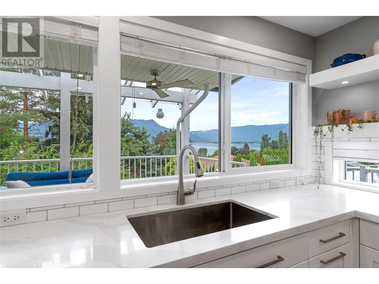 Photo 12 of 1330 50 Avenue Ne, Salmon Arm BC