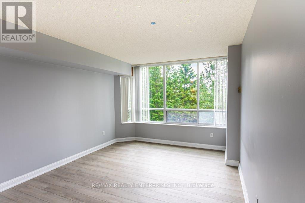 Photo 17 of 309 24 Hanover Road, Brampton ON