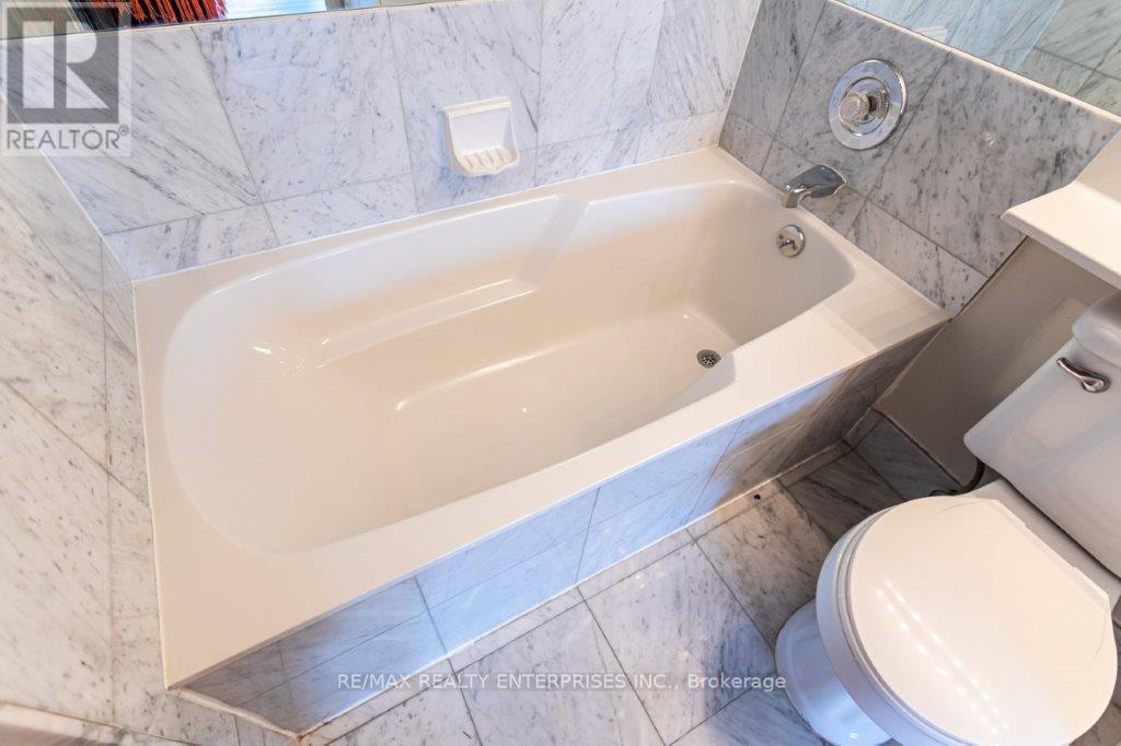 Photo 35 of 309 24 Hanover Road, Brampton ON