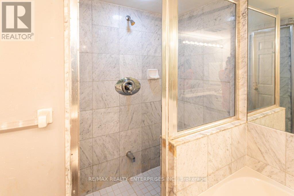 Photo 15 of 309 24 Hanover Road, Brampton ON
