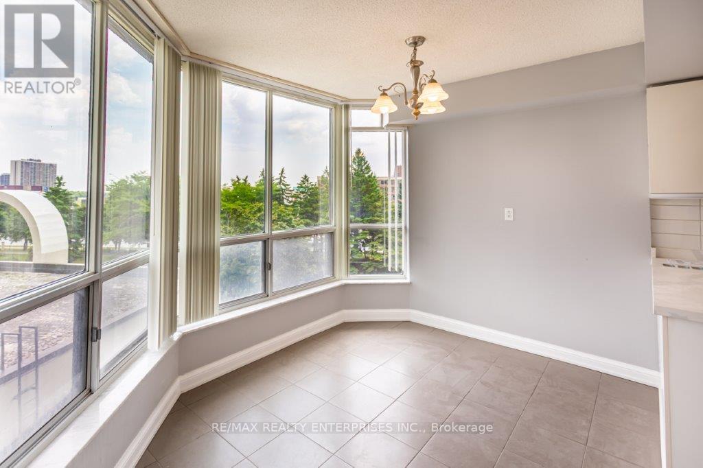 Photo 33 of 309 24 Hanover Road, Brampton ON