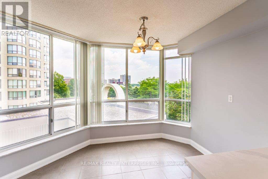 Photo 14 of 309 24 Hanover Road, Brampton ON