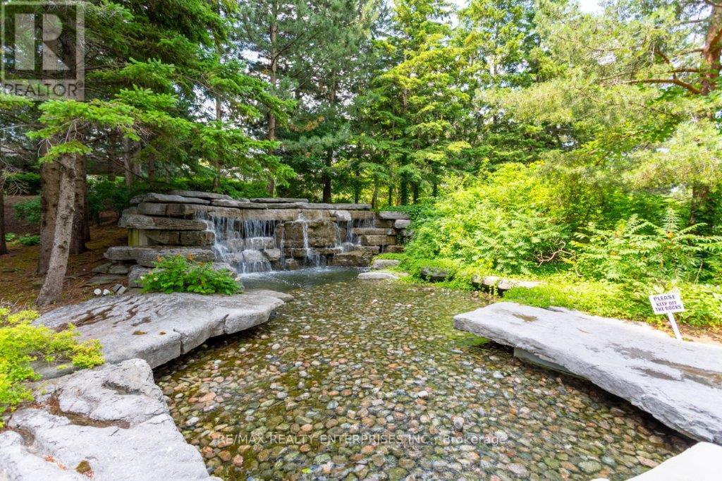 Photo 3 of 309 24 Hanover Road, Brampton ON