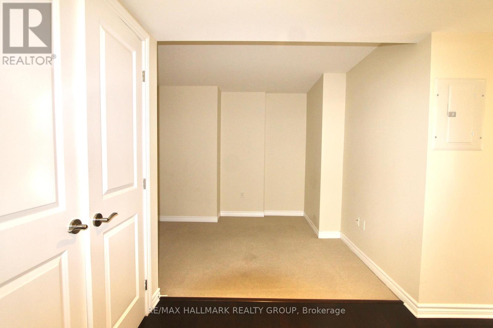 Photo 26 of 301 314 Central Park Drive, Ottawa ON