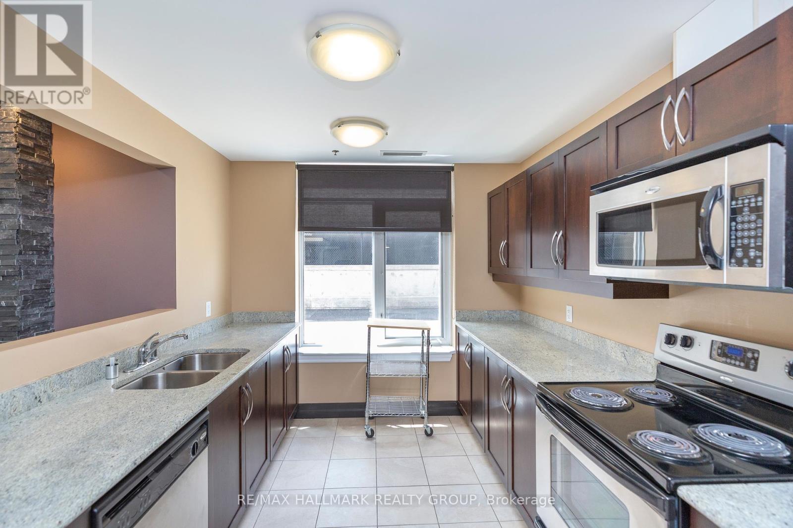Photo 1 of 301 314 Central Park Drive, Ottawa ON