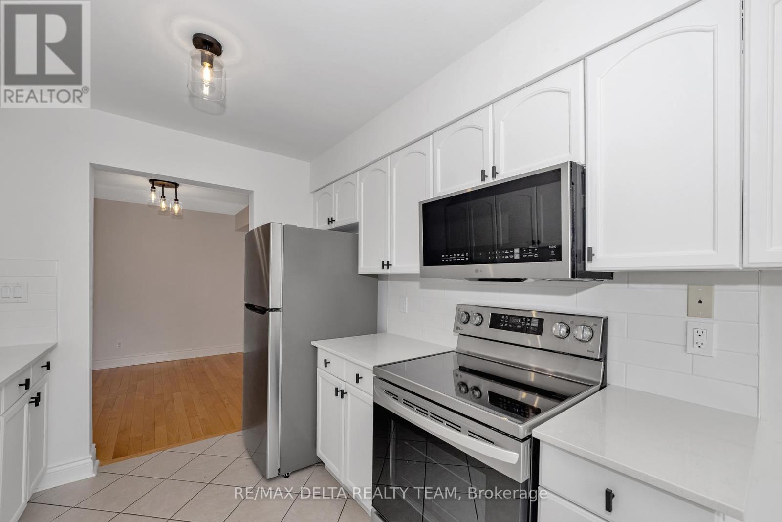Photo 13 of 551 Casabella Drive, Ottawa ON