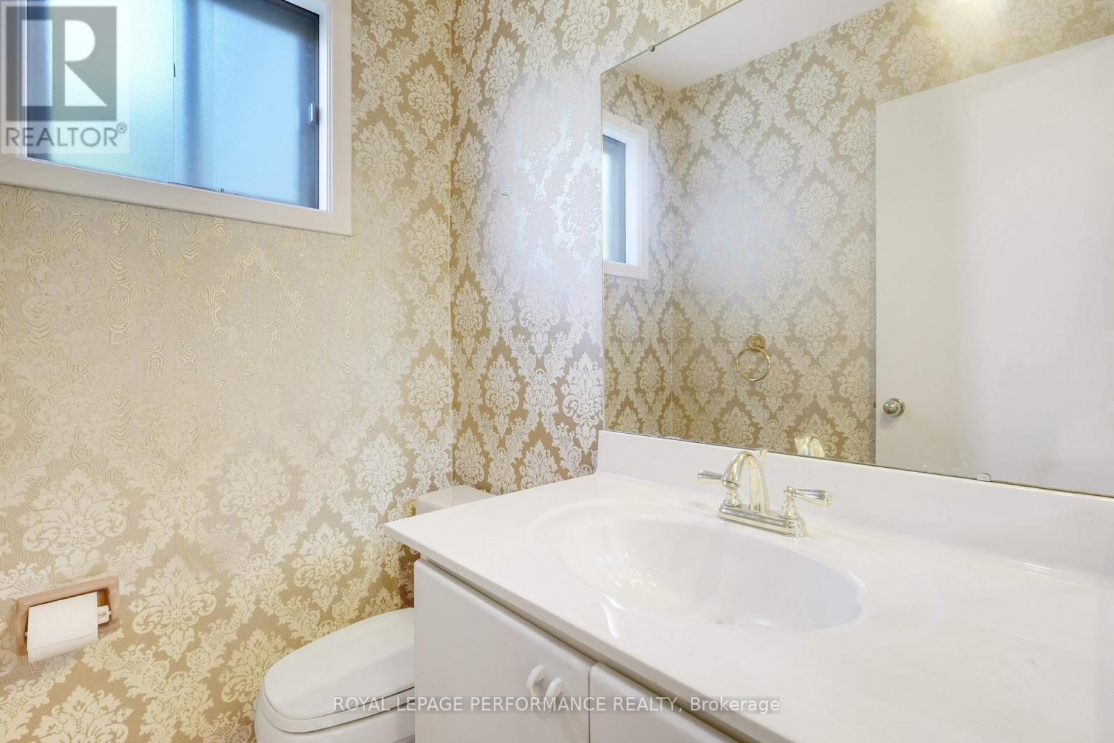 Photo 9 of 2194 Haig Drive, Ottawa ON
