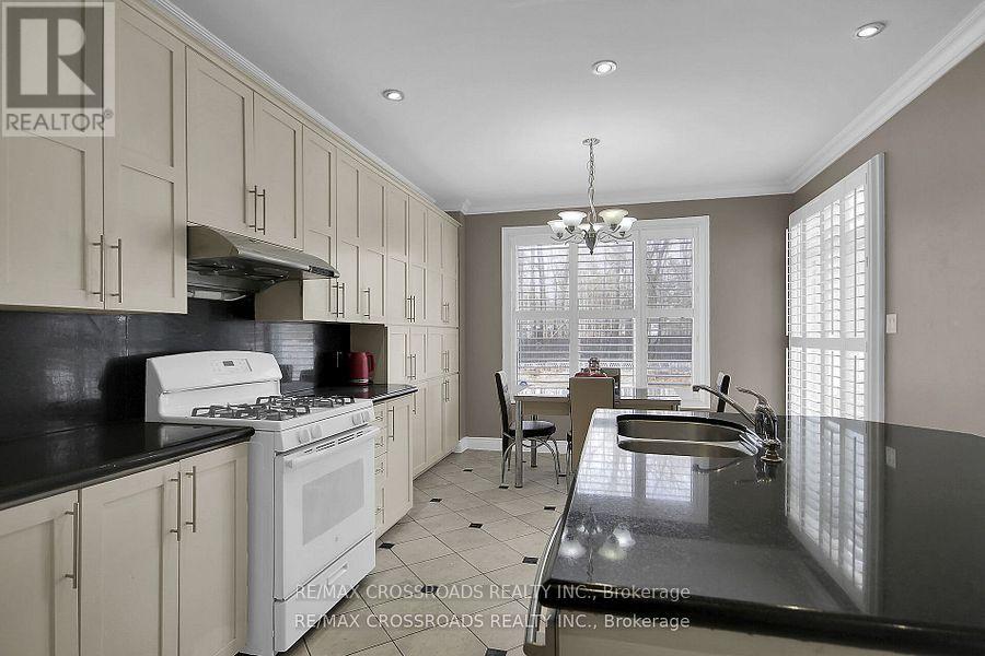 Photo 14 of 10 Tierney Drive, Ottawa ON