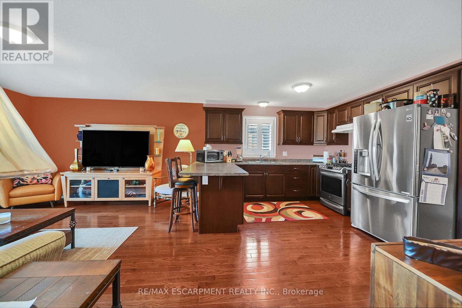 Photo 20 of 45 Helen Drive, Haldimand ON