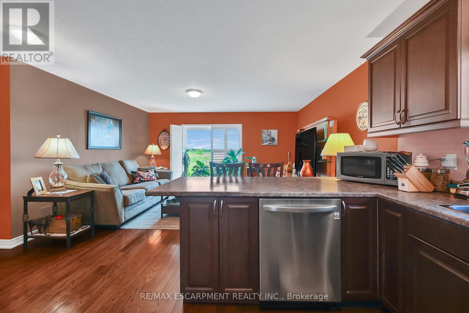 Photo 15 of 45 Helen Drive, Haldimand ON