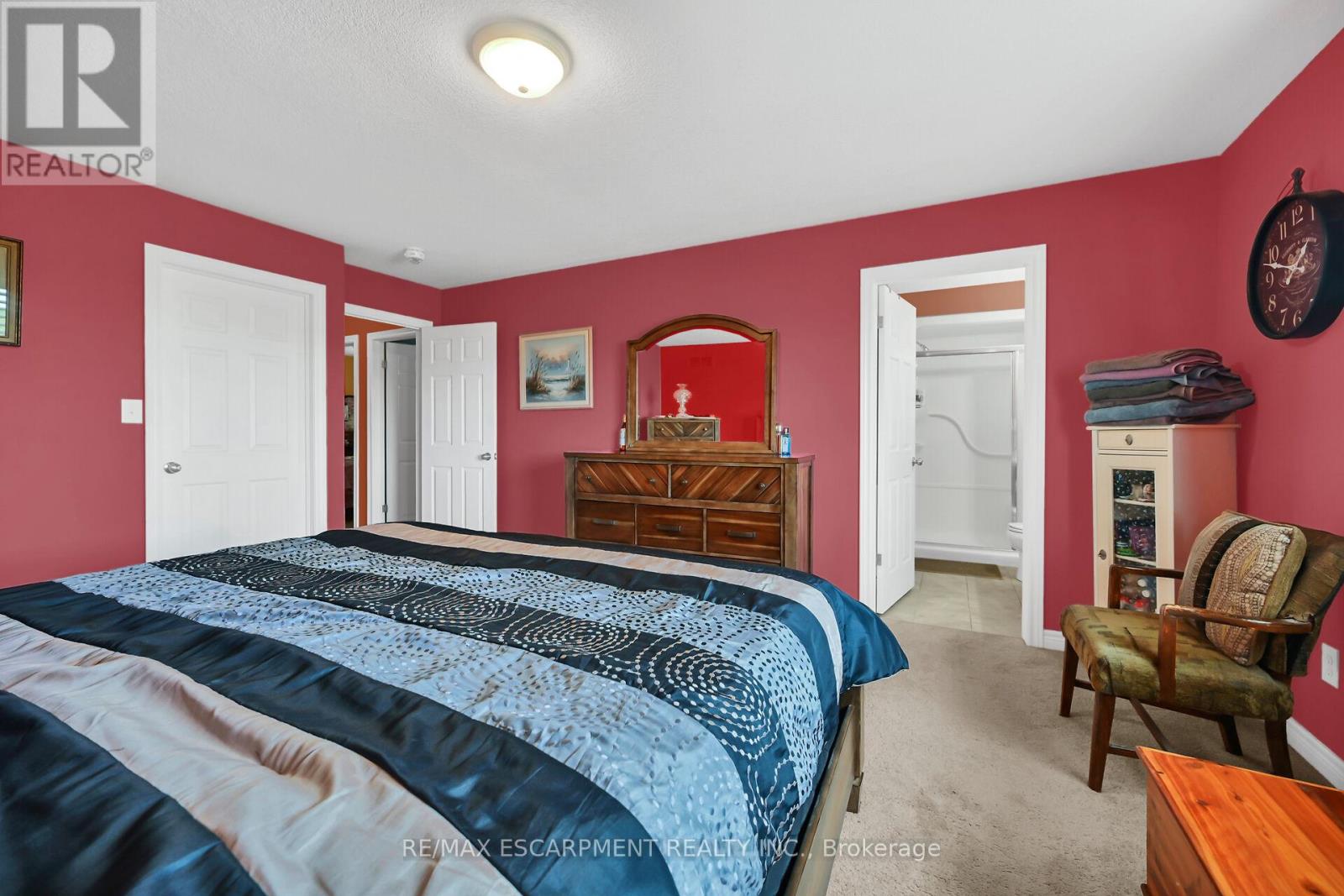 Photo 35 of 45 Helen Drive, Haldimand ON