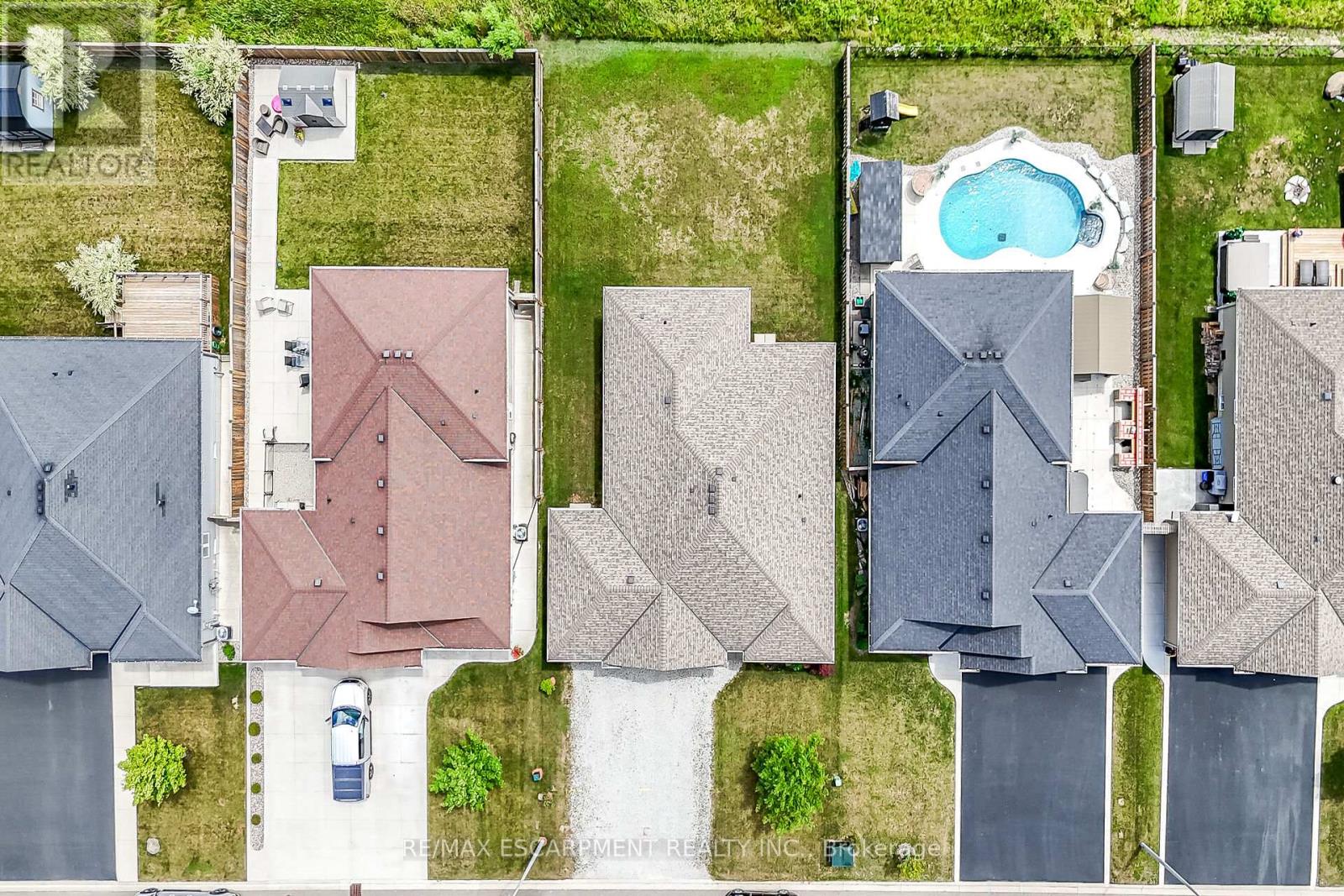 Photo 26 of 45 Helen Drive, Haldimand ON